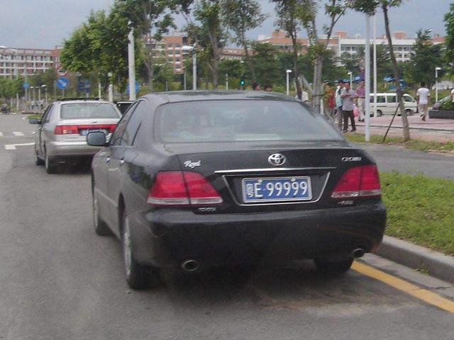 粤E是哪个城市的车牌，粤是谁的缩写（粤e是哪个省的简称车牌）